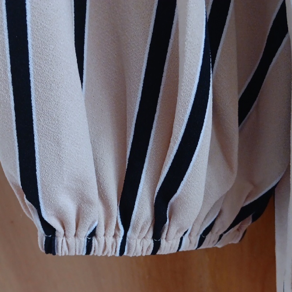 Adrianna Papell Black and White Puff Sleeve Blouse - Picture 4 of 6